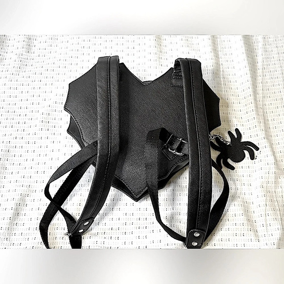 MAD Engine — Heart Spider Web Backpack - Picture 3 of 5